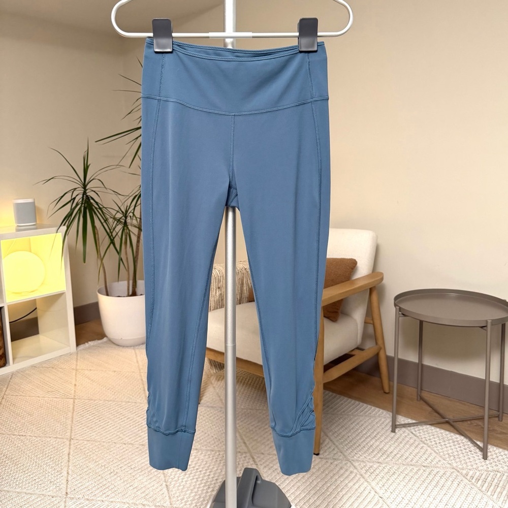 Women’s | Lululemon Melodic Movement 7/8 Tight 25”, Blue | Size 8